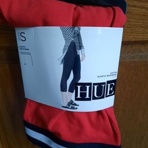 HUE Red Capri Leggings